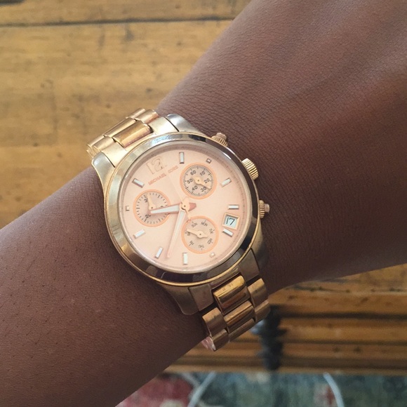 Michael Kors Rose Gold Watch - Picture 3 of 4
